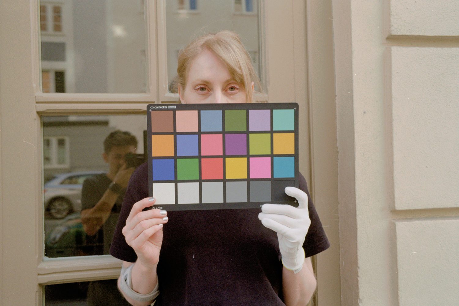 Sensor-balanced scanning light